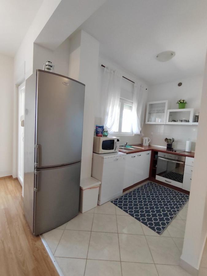 Apartments Karla I Ivano Mandre Ngoại thất bức ảnh