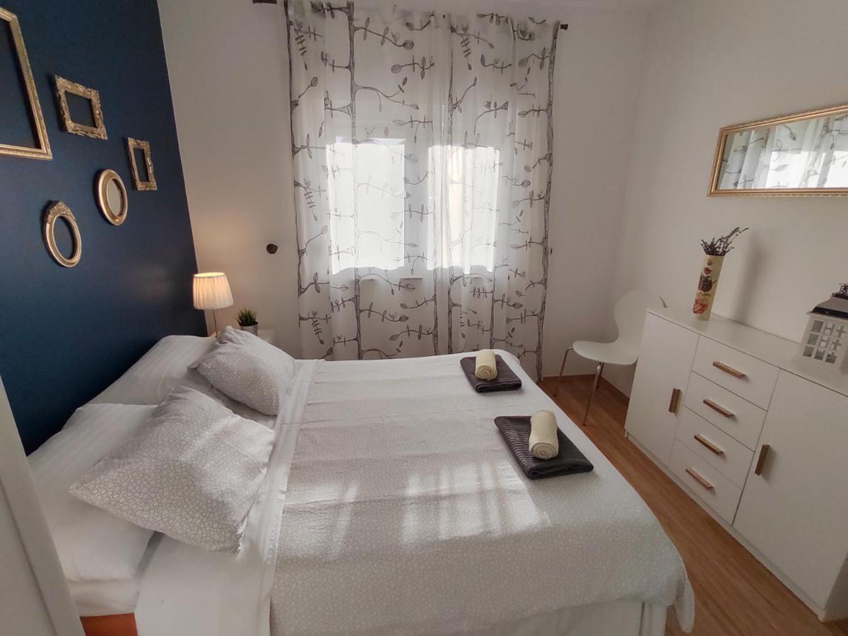 Apartments Karla I Ivano Mandre Ngoại thất bức ảnh