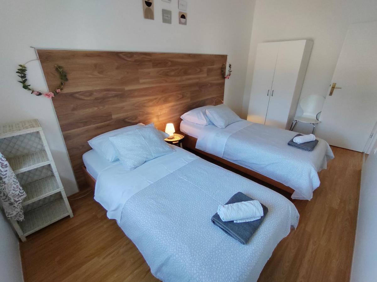 Apartments Karla I Ivano Mandre Ngoại thất bức ảnh