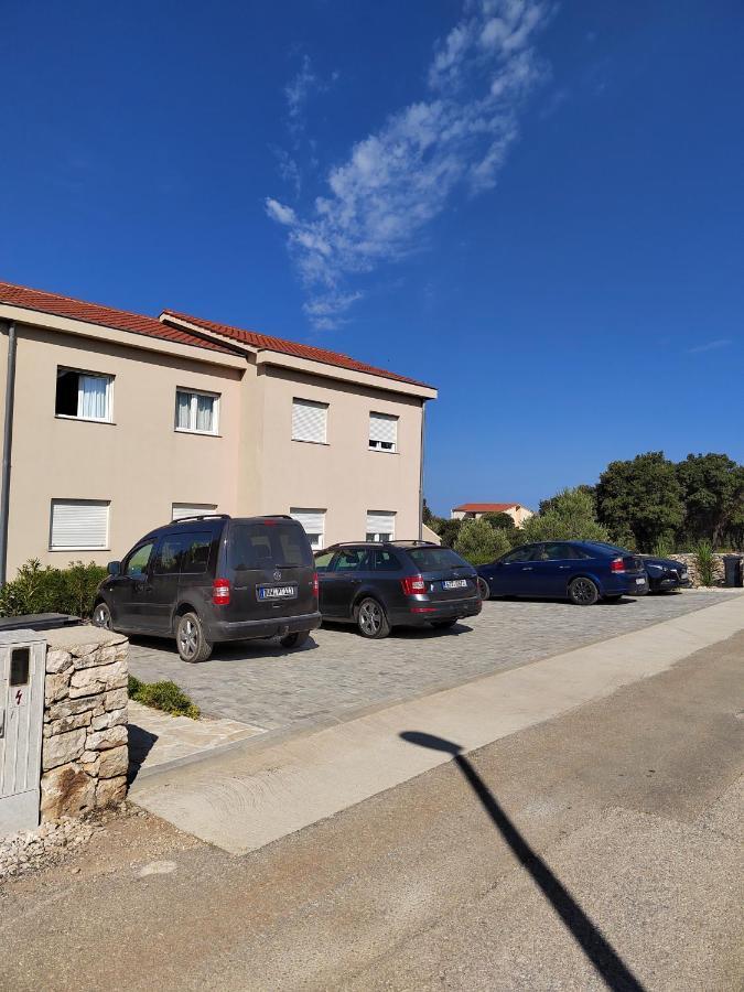 Apartments Karla I Ivano Mandre Ngoại thất bức ảnh