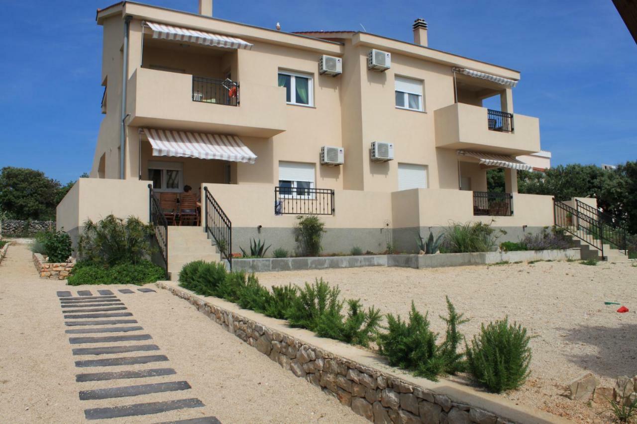 Apartments Karla I Ivano Mandre Ngoại thất bức ảnh